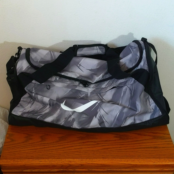 Nike Other - Large Nike Duffel Bag Travel Bag
